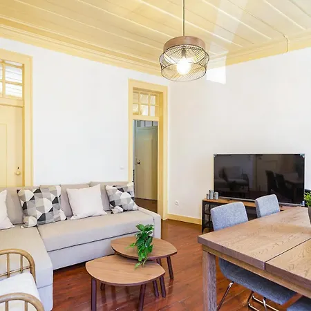 別荘 Guestready - Classical Portuguese Style Family In Bohomeain Alfama