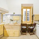 Casa de Férias Guestready - Classical Portuguese Style Family In Bohomeain Alfama Lisboa
