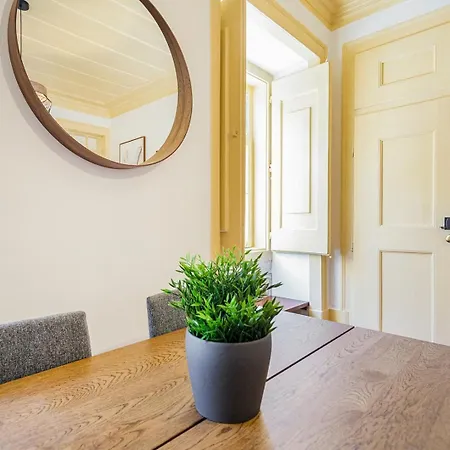 Ferienhaus Guestready - Classical Portuguese Style Family In Bohomeain Alfama