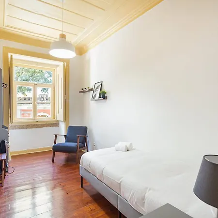 Ferienhaus Guestready - Classical Portuguese Style Family In Bohomeain Alfama *