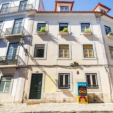 Ferienhaus Guestready - Classical Portuguese Style Family In Bohomeain Alfama